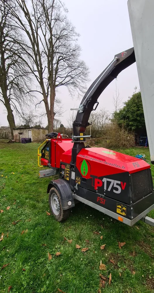 Broyage, grignotage et recyclage de branches